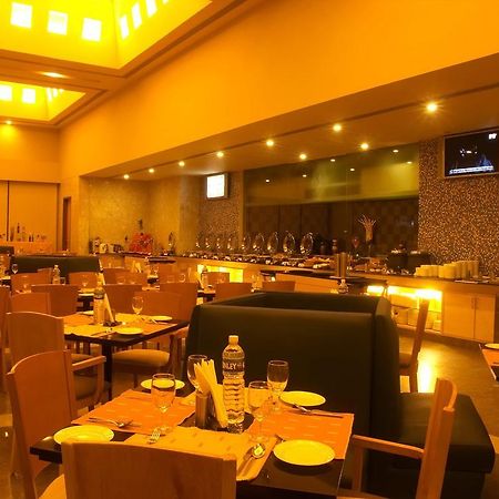 Radha Hometel Bangalore Restaurant foto