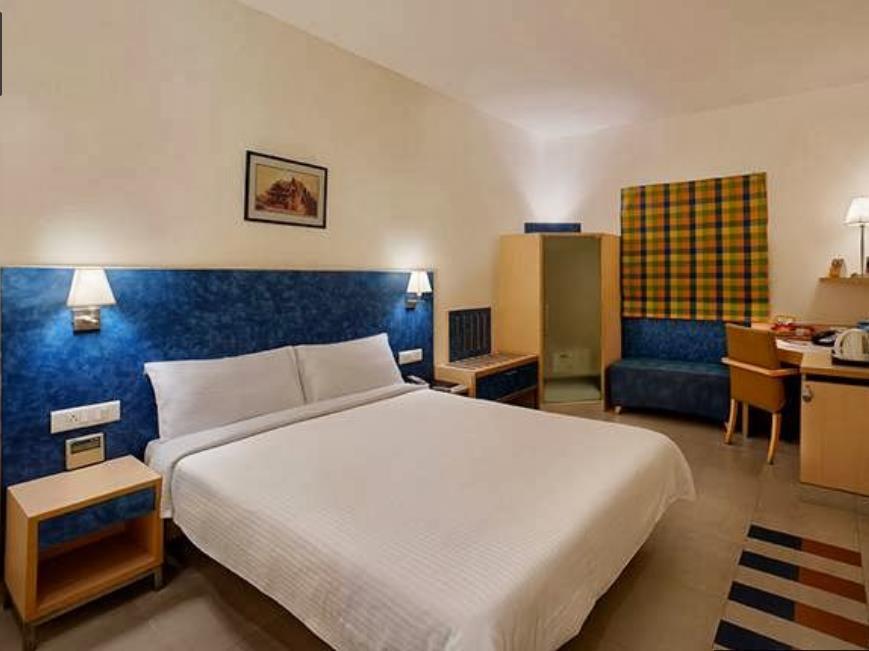 Radha Hometel Bangalore Buitenkant foto