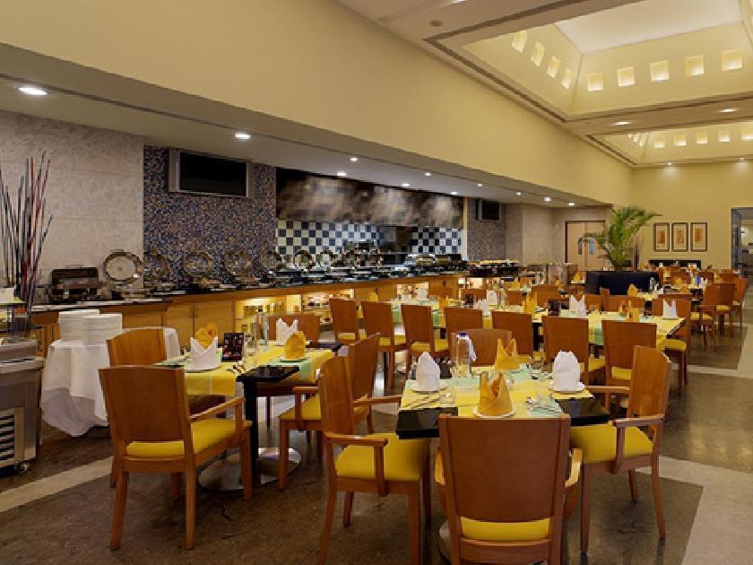 Radha Hometel Bangalore Buitenkant foto