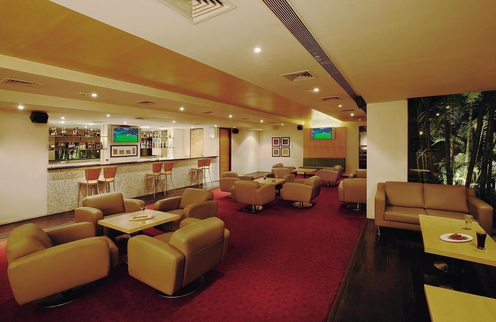Radha Hometel Bangalore Buitenkant foto