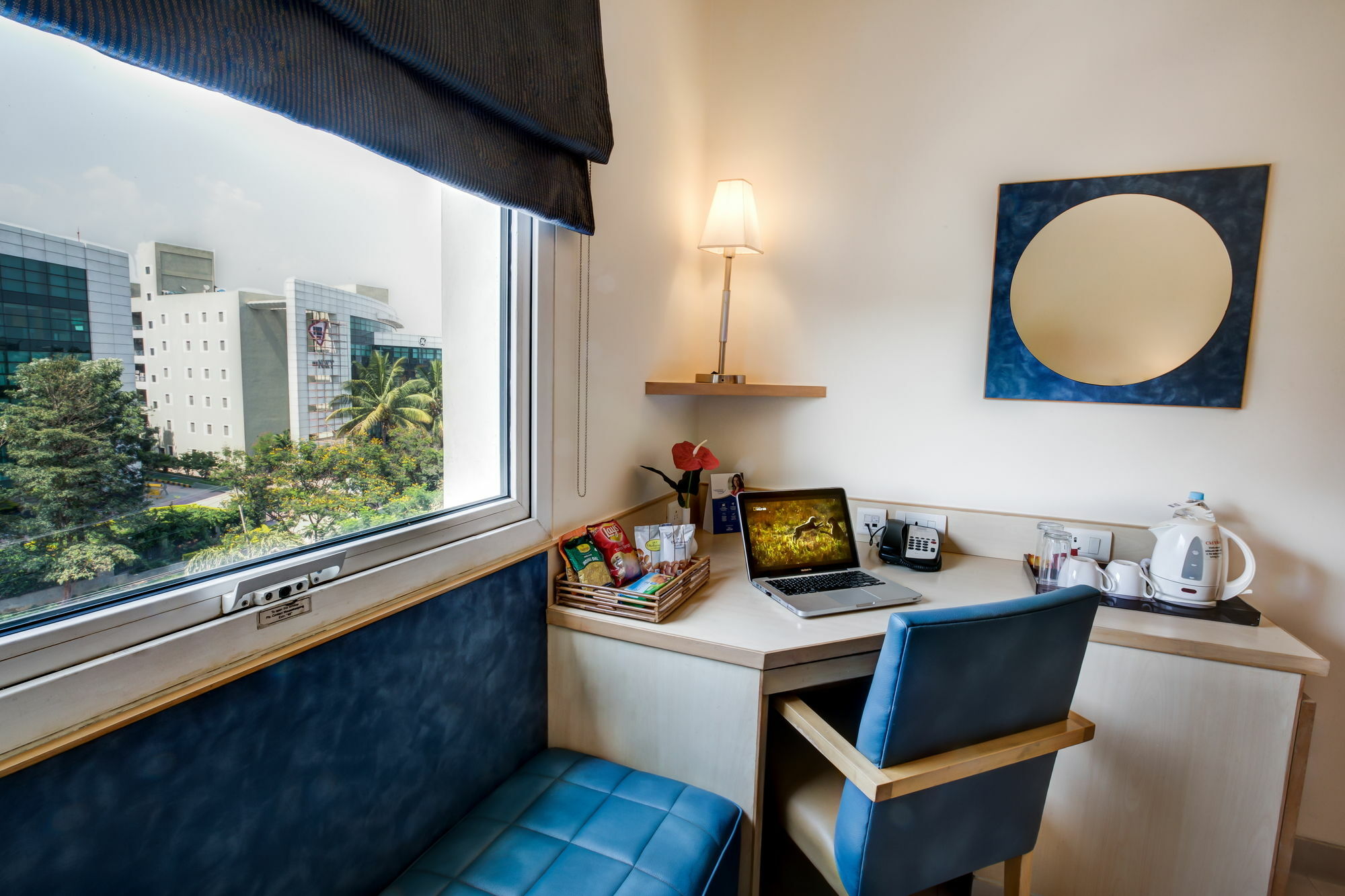 Radha Hometel Bangalore Buitenkant foto