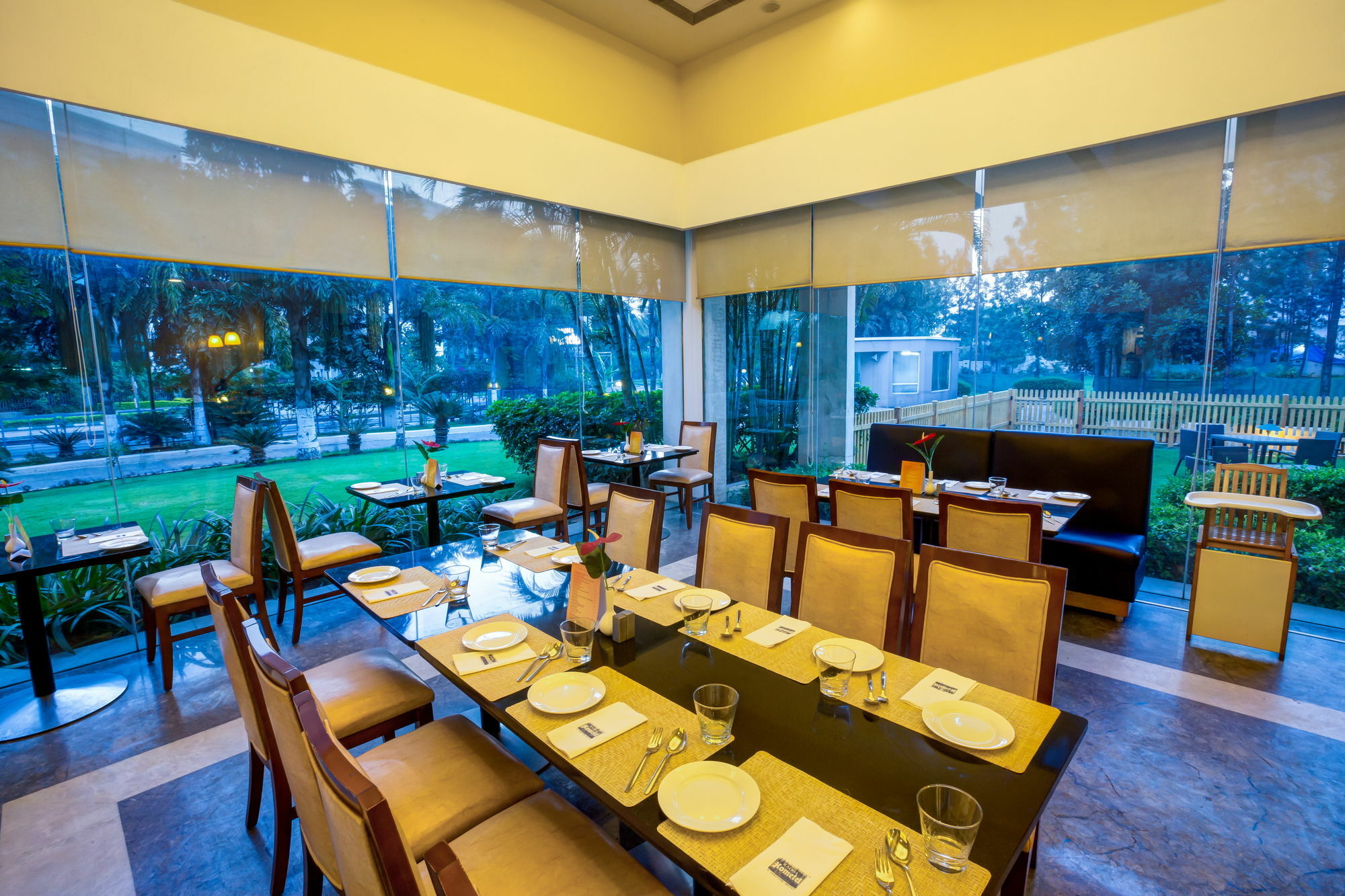 Radha Hometel Bangalore Buitenkant foto