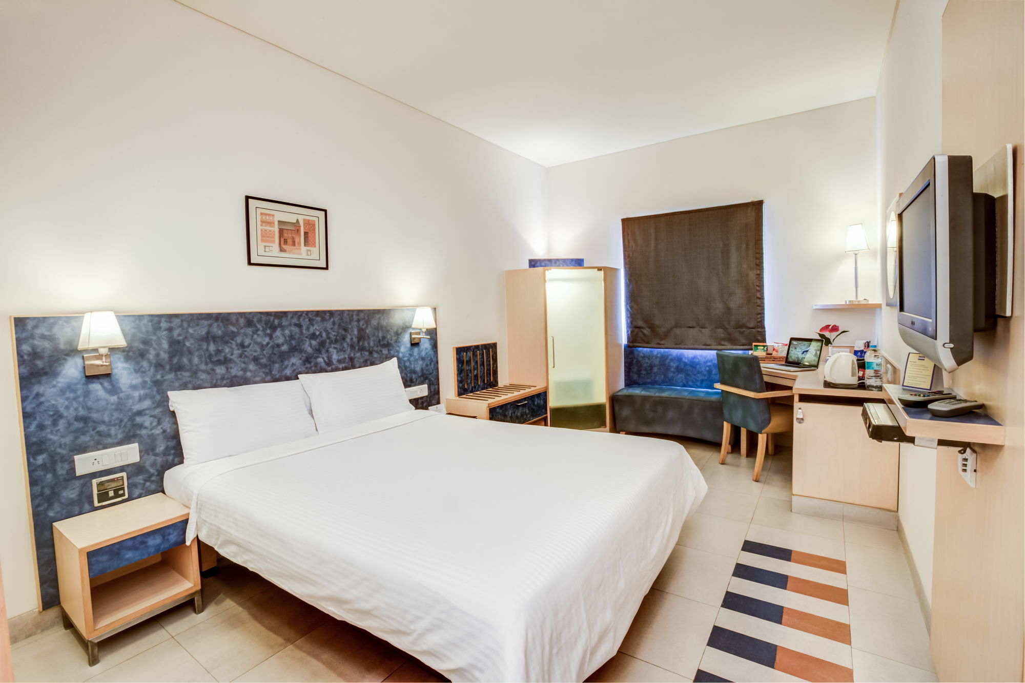Radha Hometel Bangalore Buitenkant foto