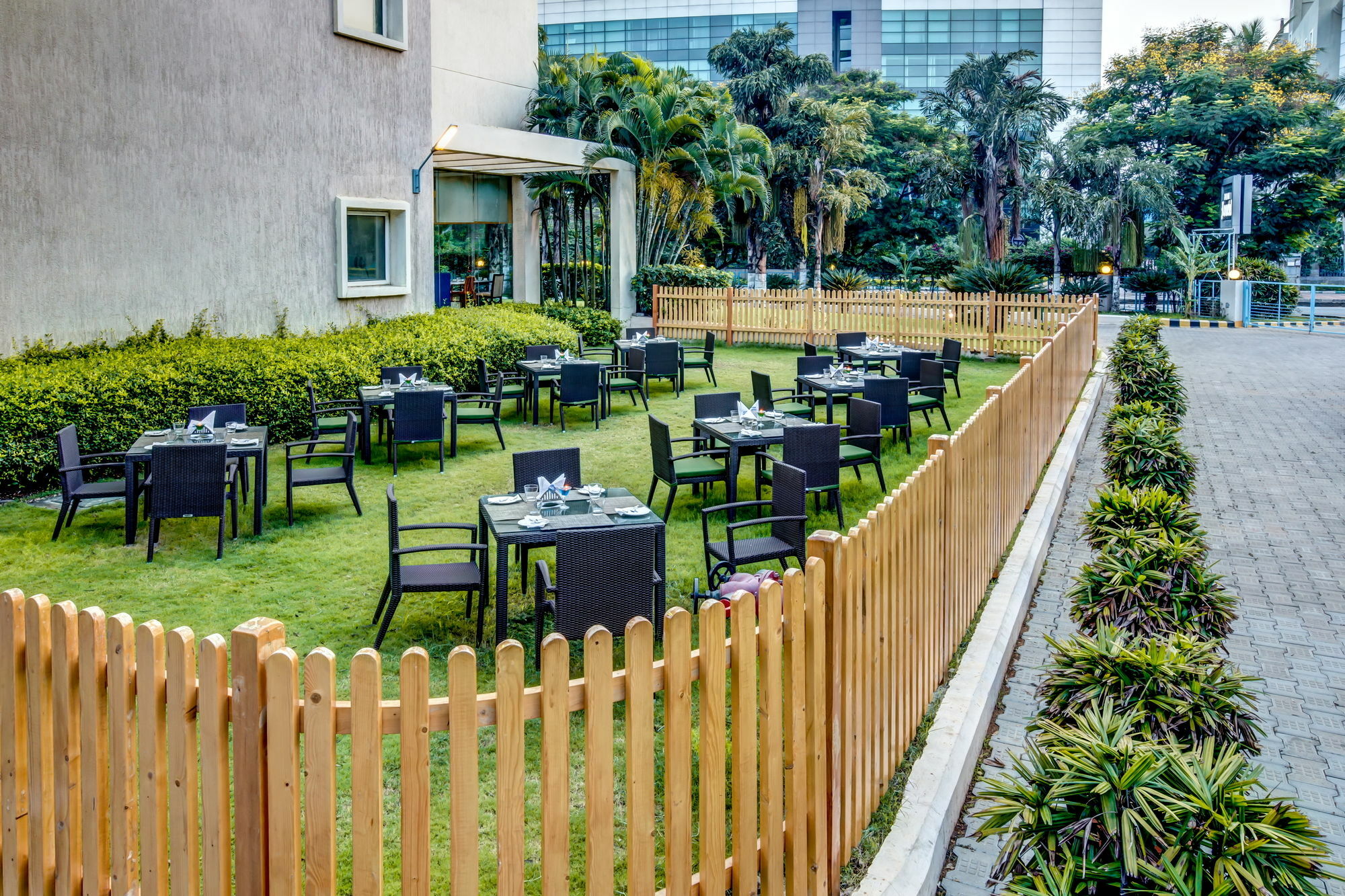 Radha Hometel Bangalore Buitenkant foto